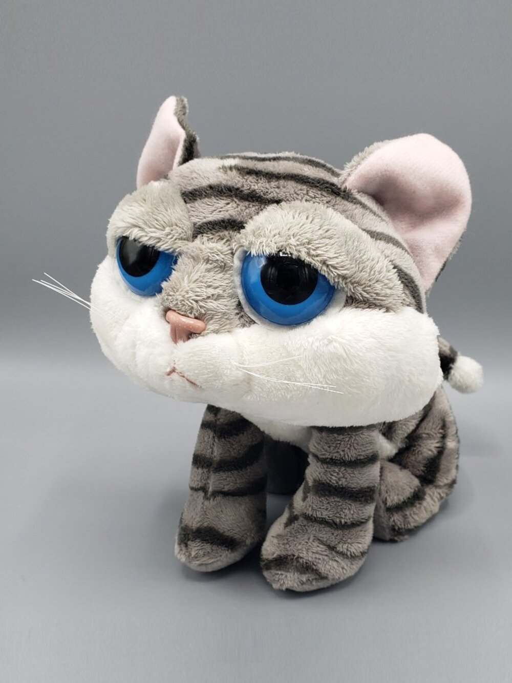 Russ Berrie Plush Cat PEPPER Lil Peepers 8" Grey Tabby Big Blue Eyes 23455 READ